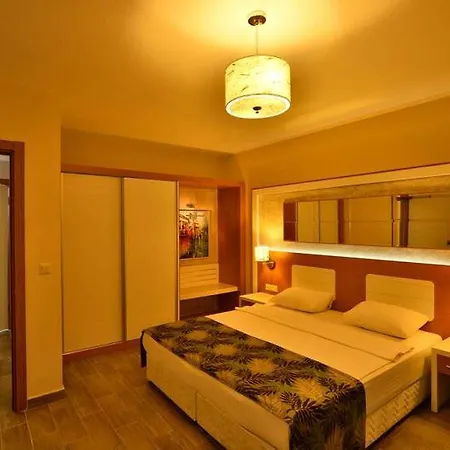 Hotel Dolphin Family 3*